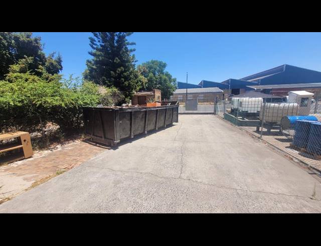 650M² WAREHOUSE TO LET IN ATLANTIS CENTRAL